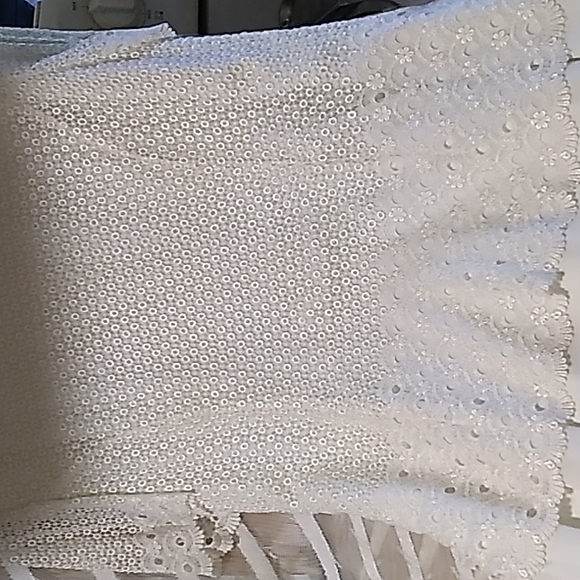 BEAUTIFUL WHITE DRESS - Picture 11 of 15